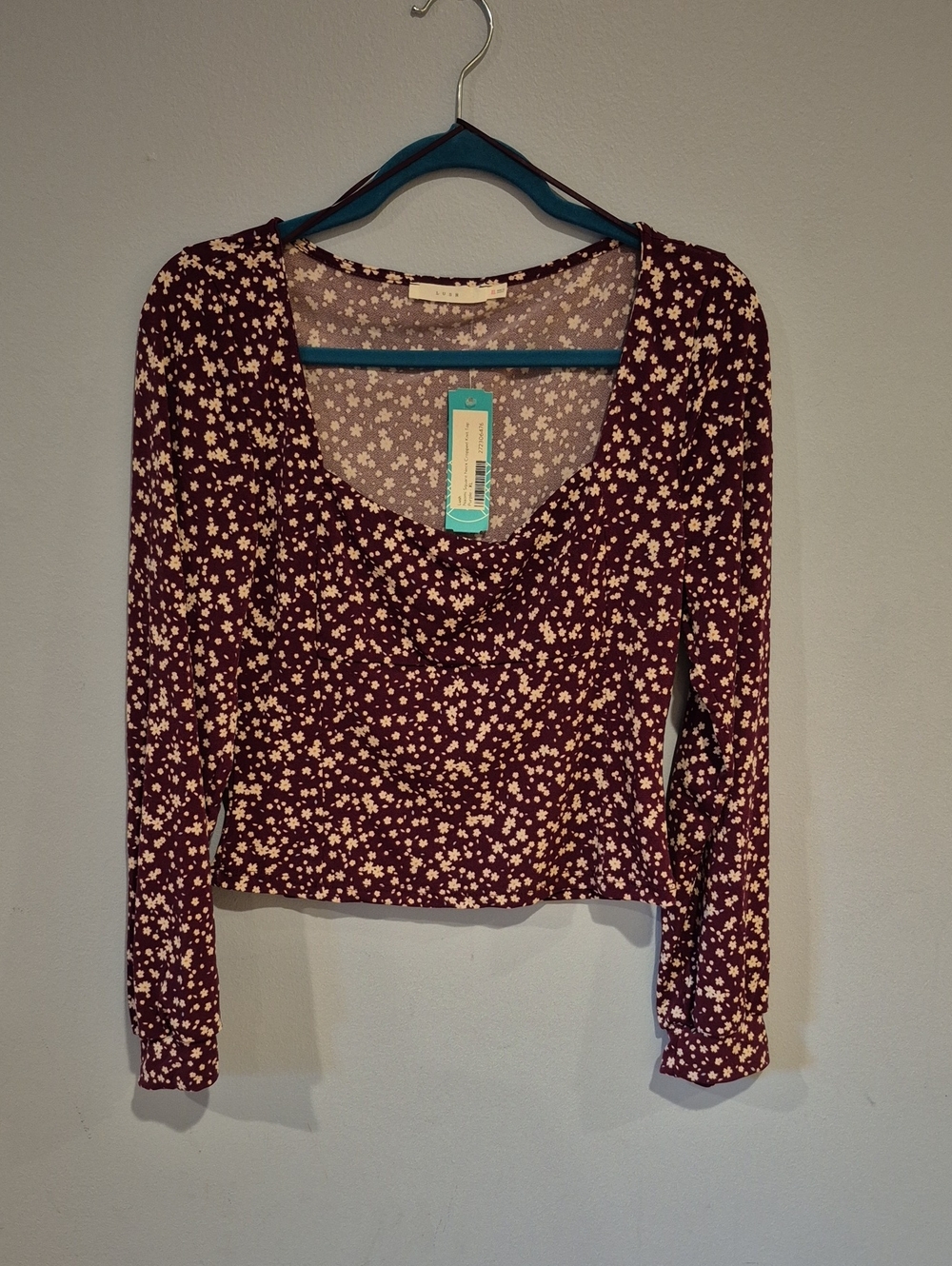Long-Sleeve Floral Scoop Neck Top in Burgundy